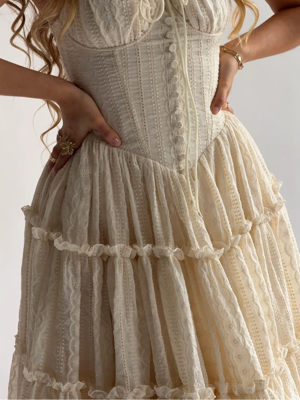 Fae Midi Dress in Chantilly - Picture 5 of 10